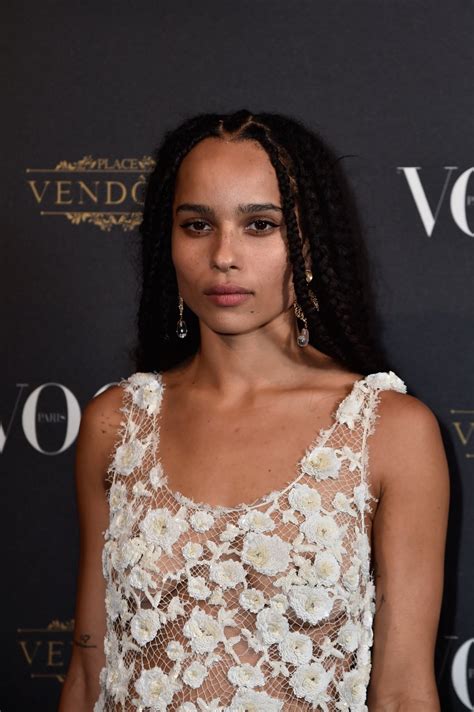 Vídeos pornôs com Zoe Kravitz 